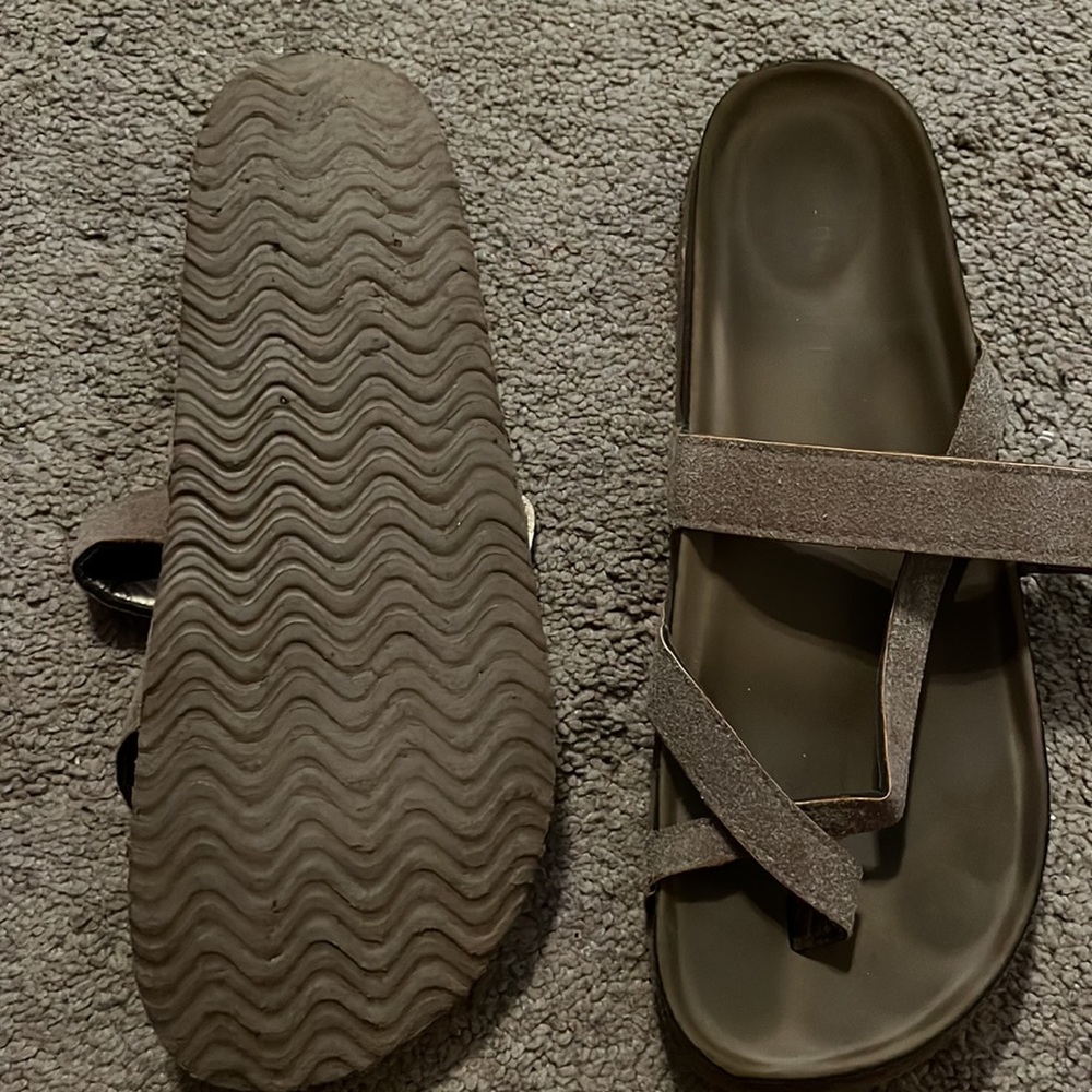 Sandals - Picture 2 of 3